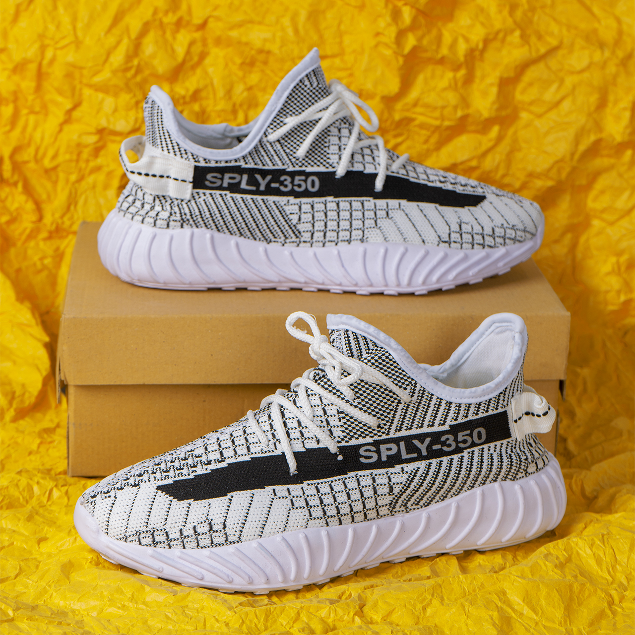 کفش Adidas سفید مردانه مدل Yeezy 350