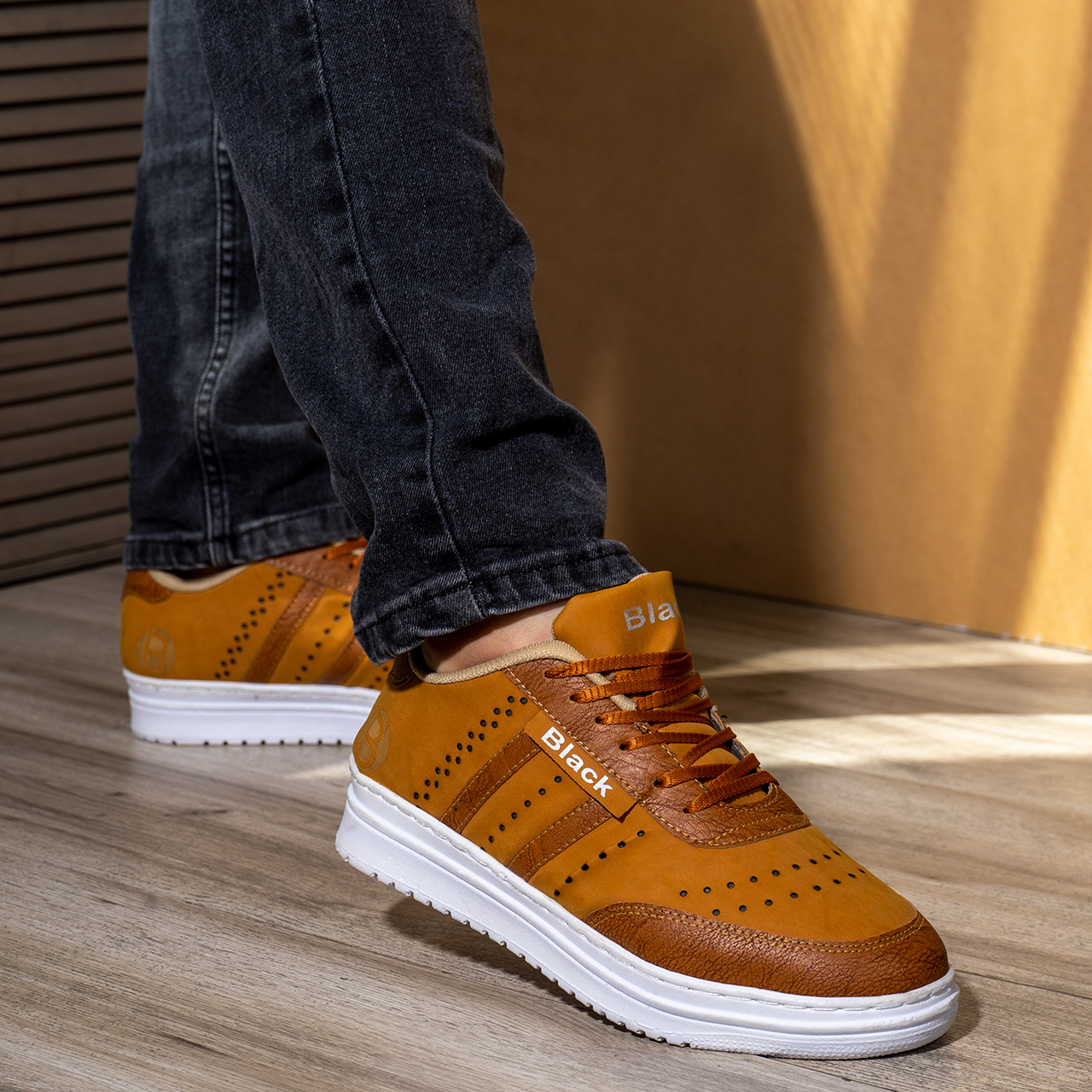 کفش تخت مردانه عسلی زیره سفید مدل Black