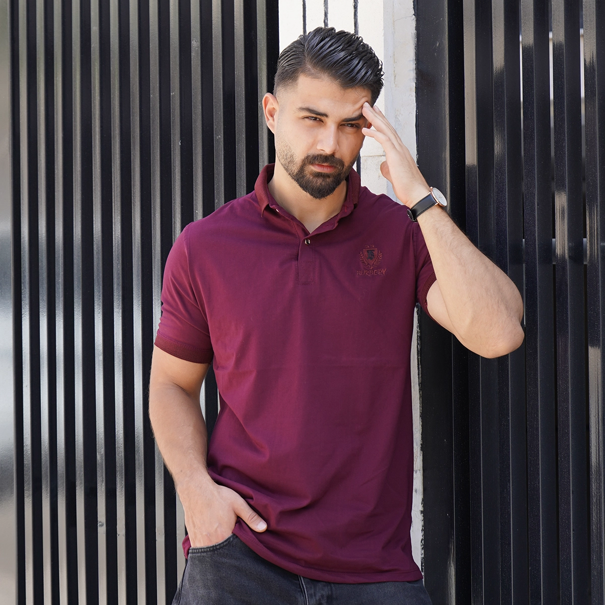 تیشرت یقه دار زرشکی مردانه مدل Taha